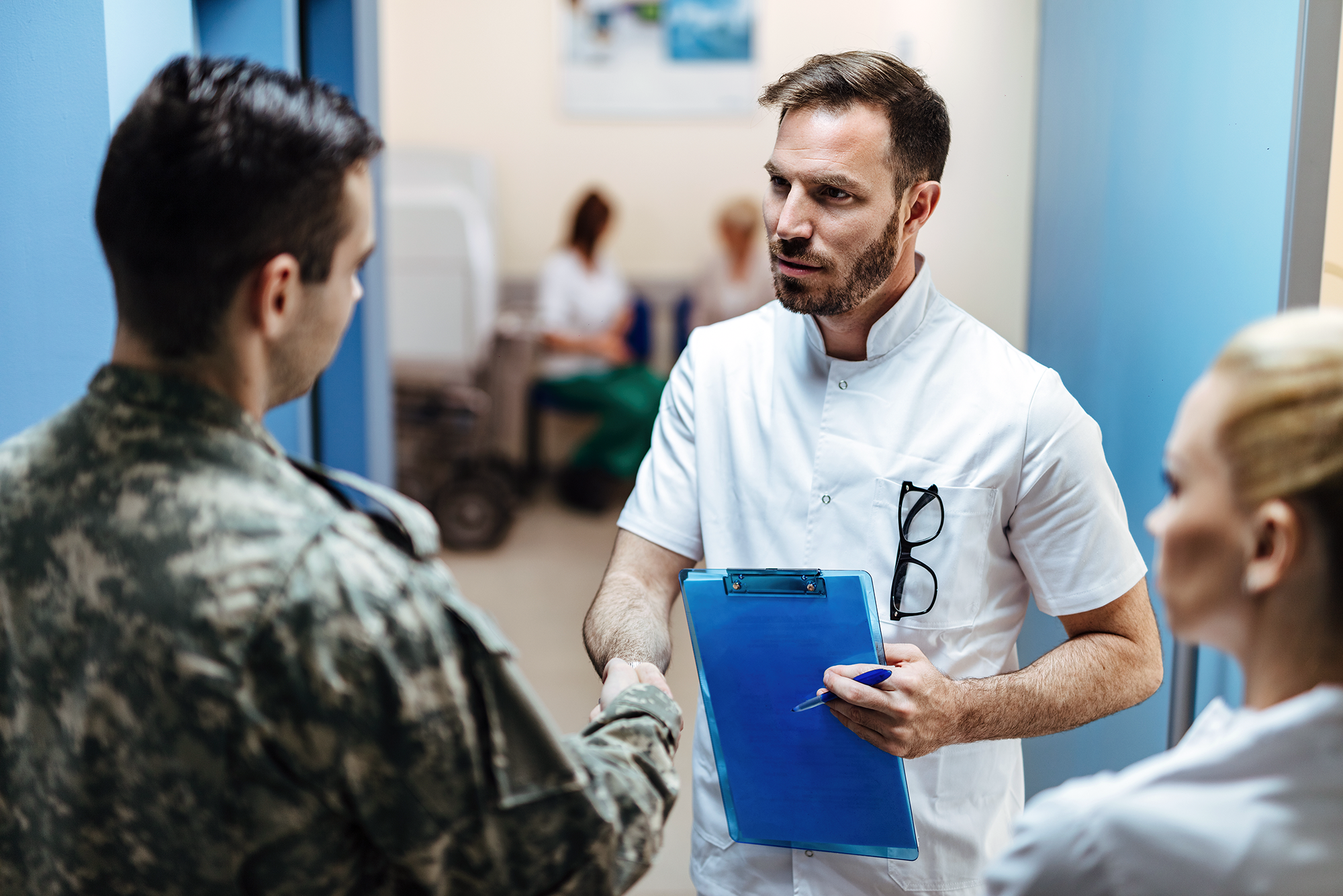 VA_healthcare.provider_with.soldier.png